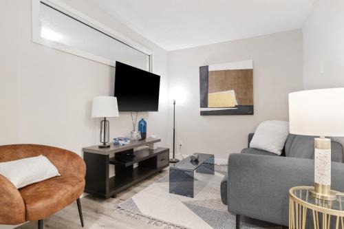 Ottawa Division Villa | 14 minutes from Downtown Ottawa, Elegant brand new home