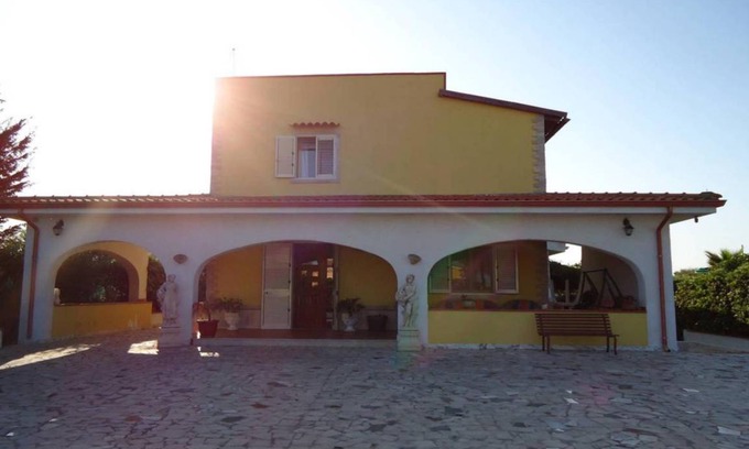 Syracuse Resort | 140 m² Resort ∙ 4 bedrooms ∙ 8 guests