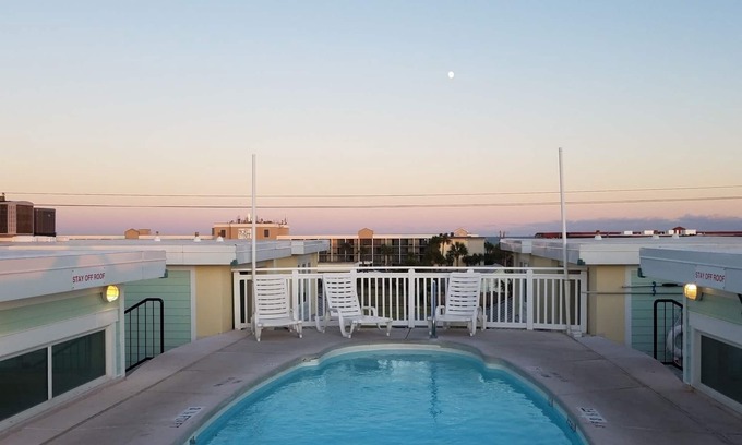 Tybee Island Condo | 1415 Butlers Ave. # 12 - Pool - Beach 1 block away
