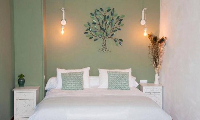 Saint-Germain-sur-Seves Bed & Breakfast | 144 m² Bed and breakfast ∙ 5 bedrooms ∙ 13 guests