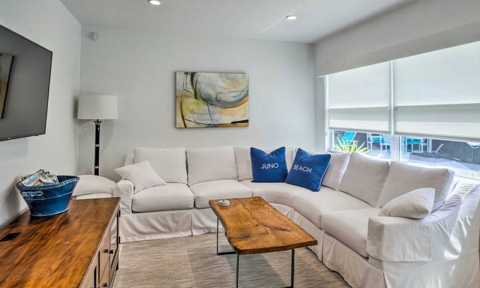 Juno Beach House | 148 m² House ∙ 3 bedrooms ∙ 6 guests