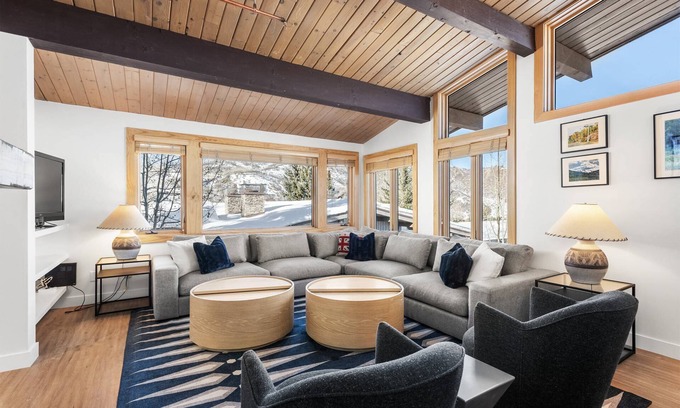 Snowmass Village Condo | 15% Off for Fall Savings! Stay 3 Nights Now thru Nov 19