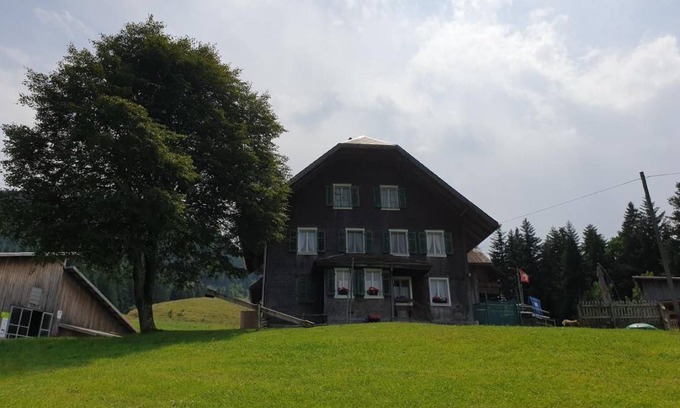 Schwarzenberg Apartment | 150 m² Apartment ∙ 4 bedrooms ∙ 8 guests