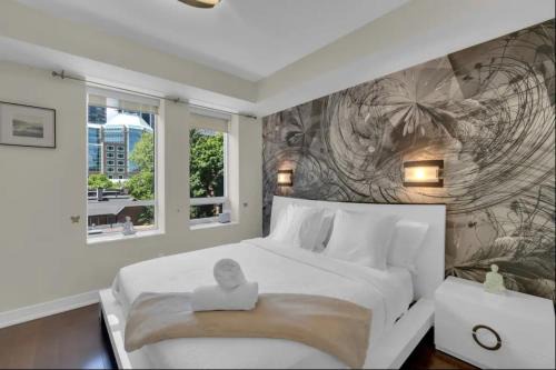 Upper Jarvis Apartment | 1560 sqft Elegant Condo at Downtown Hi-End Shopping & Dining Area - CN Tower View, Bidet, LockBox