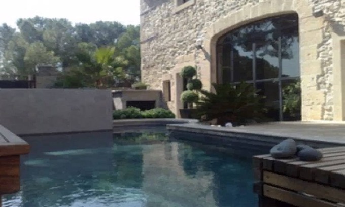 Gallargues-le-Montueux House | 15mm from the beach, picturesque village, former cooperage with swimming pool!