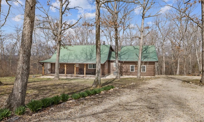Doe Run Cabin | 16 Acres of beauty and relaxation