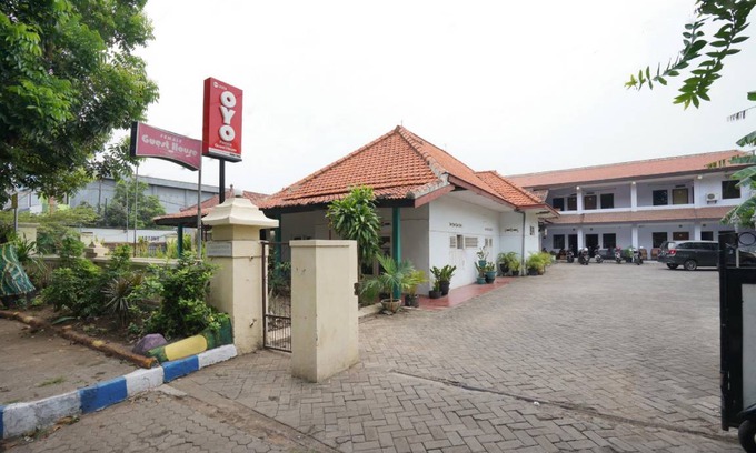 Probolinggo Hotel | 16 m² Hotel ∙ 4 guests