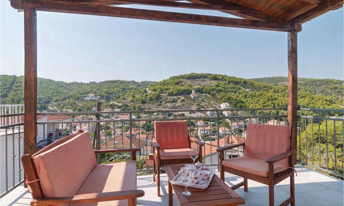 Stomorska House | 160 m² House ∙ 5 bedrooms ∙ 12 guests