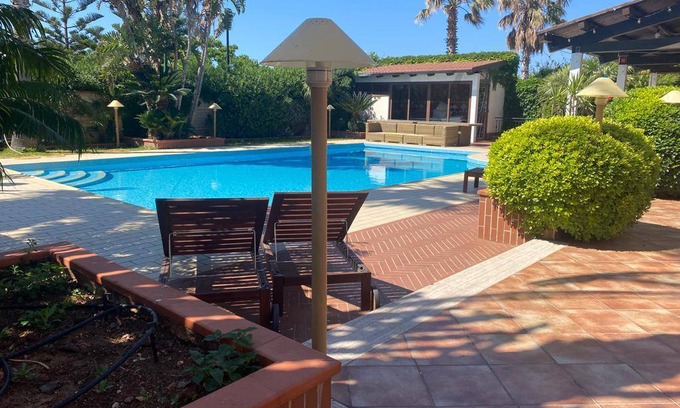 Isola delle Femmine Bed & Breakfast | 160 m² Bed and breakfast ∙ 3 bedrooms ∙ 9 guests
