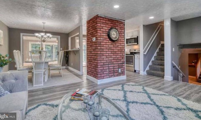 Nottingham House | 163) Massive 3 bedroom home with backyard!