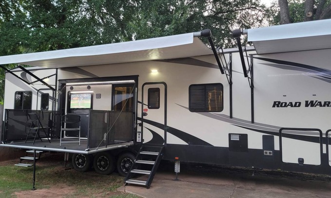 Southland Oaks House | 17 Min to COTA, Downtown Austin and Lake Austin.