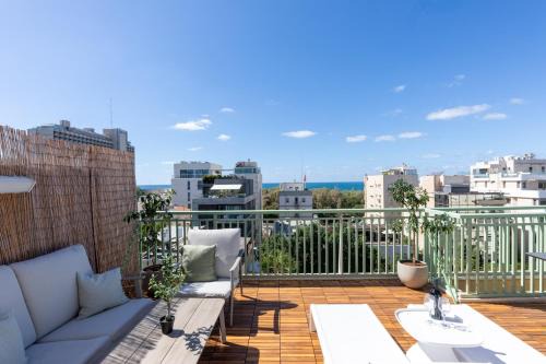 Old North Apartment | 175 Design Residence - With mamad