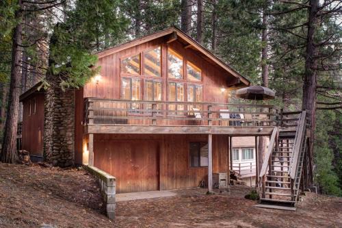 North Wawona Ski Chalet | 17B Tylers Timber Lodge
