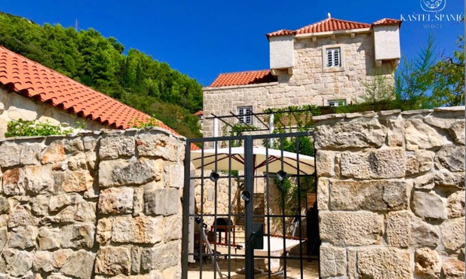 Cara Villa | 17th Century Castle on Dalmatian island