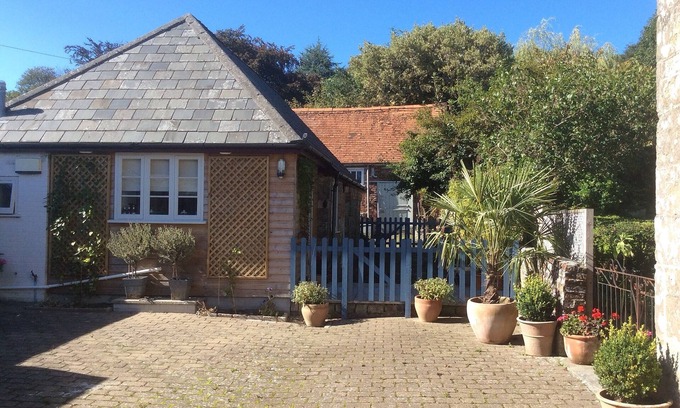 Shaftesbury Cottage | 17th Century converted Coach House in Shaftesbury, Dorset