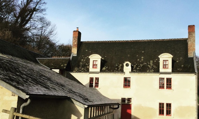 Les Essards House | 17th century manor for 10p with jacuzzi and sauna