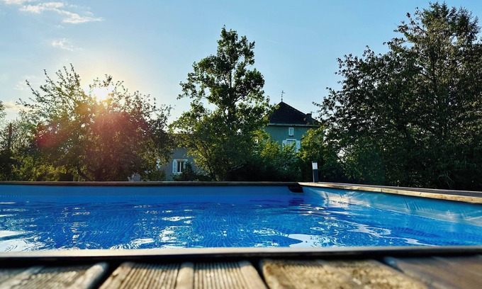 Alloue Villa | 17th century manor overlooking the Charente