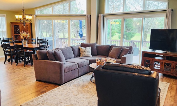 Rome House | 18 Pines - Right next to Sand Valley!