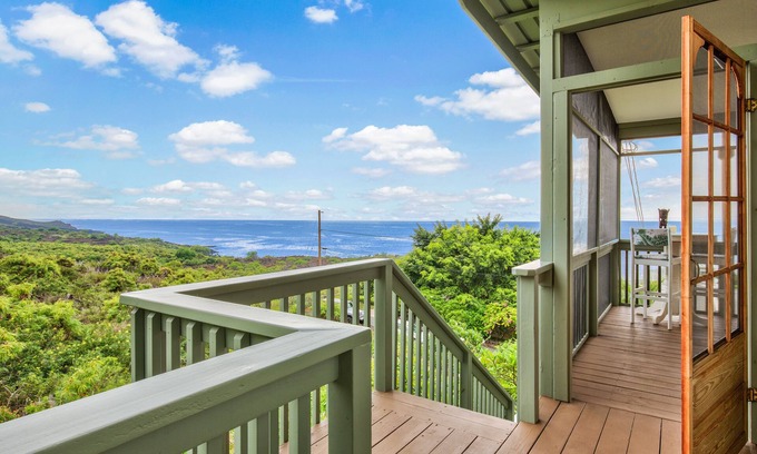 Kona Paradise House | 180 Degree Ocean View! Steps to Beach! from $219/Night + Fees!