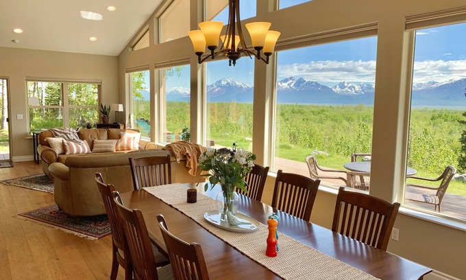 Knik-Fairview House | 180° Mountain Views~Luxury Chalet~Mountain Retreat~Fireplaces~Private~Serene