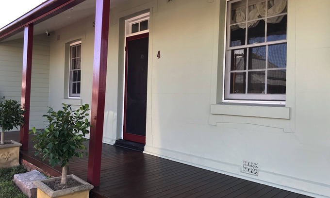 Windsor Cottage | 1840s Cottage in historic Windsor