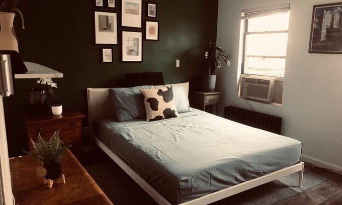 Historic Downtown House | 1856 Historical vintage Row House Sleep 8 ppl only 5min to NYC