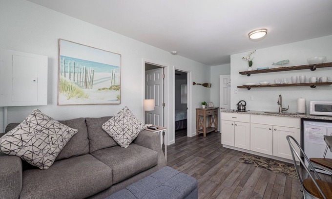 Cape May - Wildwood Cottage | 18th Street Cottage #2