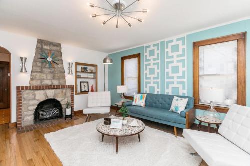 Cedar Rapids House | 1960s Gem-Close to Downtown And In a Quiet Area