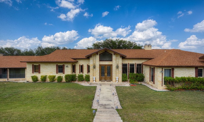 Uvalde House | 19702 State Highway 55, Uvalde, TX 78801