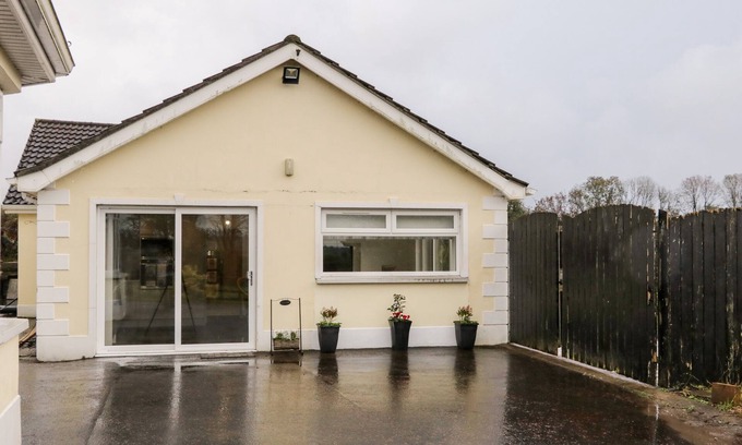Ballyclare Cottage | 19A LISMENARY ROAD, romantic, with a garden in Ballyclare