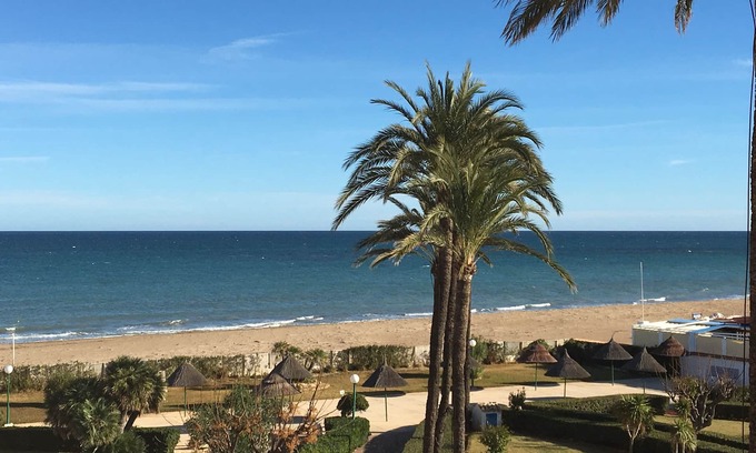 Denia Apartment | 1ªLínie! Directly on the beach, sea view, pool, air conditioning, WIFI, close to town