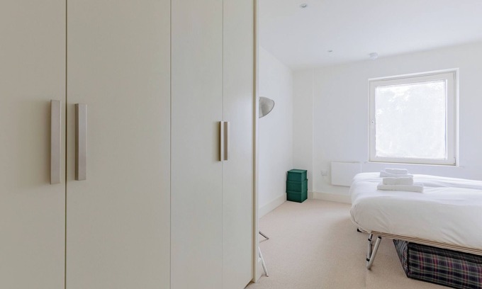 Finsbury Park Apartment | 1BD Flat with Direct City Access, Finsbury Park