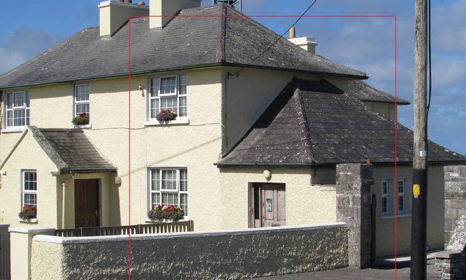 Iascaigh Apartment | 1BED Apt at The Old Police Station, Easkey