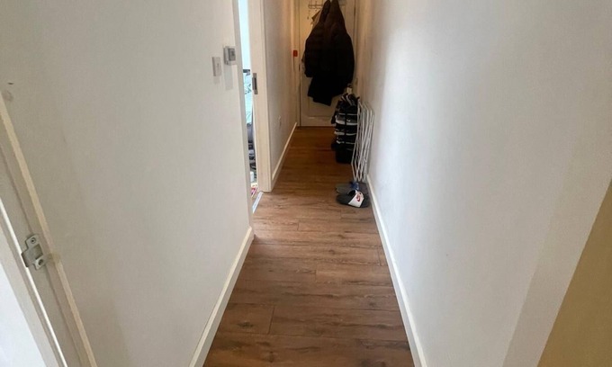 Seisdon Apartment | 1bed Cosy Flat Located in a Busy Area With Lots of Activities