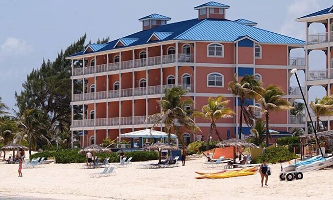 Colliers Bay Condo | 1BR/1BA Oceanfront Condo at Morritt's Grand on East End