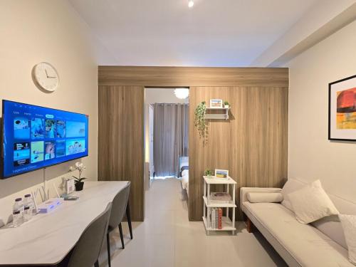 Highway Hills Apartment | 1BR Condotel with Balcony at FAME Residences #FM59-1