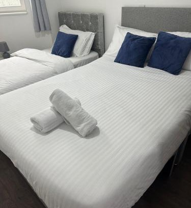 Bloxwich Apartment | 1BR Hideaway Near NEC & Resorts World - Ideal for Travelers