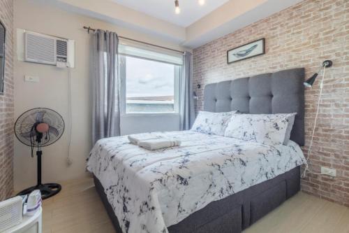 Taytay Apartment | 1BR Interiored Condo with WiFi, Netflix, Hot Shower - The Hive Residences