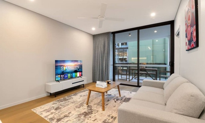 West End Apartment | 1BR Luxury apt at prime location w/carpark