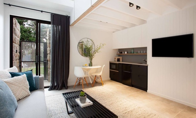 Bondi Apartment | 1BR Private Mezzanine Suite with Luxe Furnishings