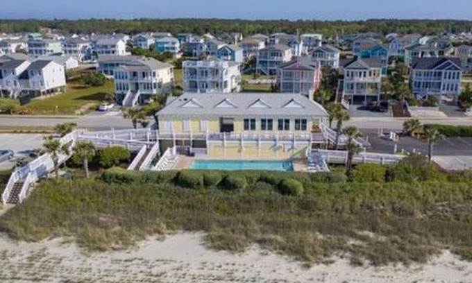 Bolivia Condo | 1st floor Winding River 2 bed condo withnBeach house on Holden!