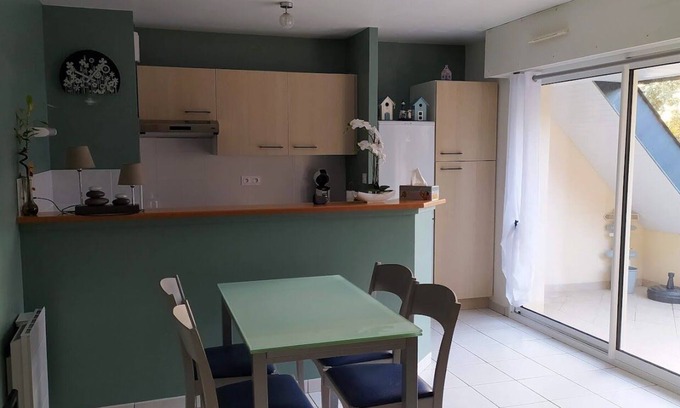 Binic Apartment | 2/4-person apartment in BINIC, south-facing terrace, 200 m from the beach and port