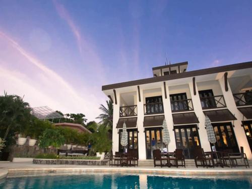 Coco House | 2-BD Ocean-View Condo on 3rd Floor
