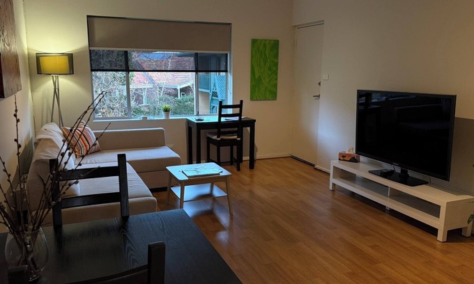 Walkerville Apartment | 2 Bdrm Apartment - Spacious, ducted heating & cooling, located 10min to CBD!
