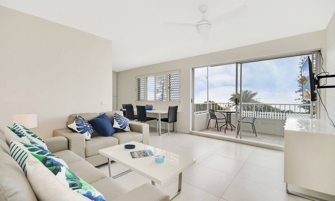 Alexandra Headland Apartment | 2 BDRM Beach Apartment BILGOLA4