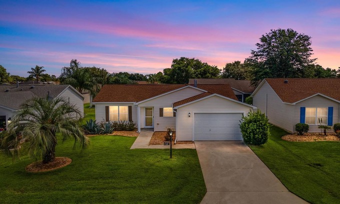 Liberty Park House | 2 bdrm home close to Sumter Landing, Brownwood, Pools, and Plenty of Golf.