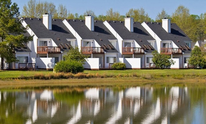 Berkeley Condo | 2 BDRM POWHATAN RESORT! 8 MILES TO BUSCH GARDENS~ HISTORIC AREA~ GREAT LOCATION