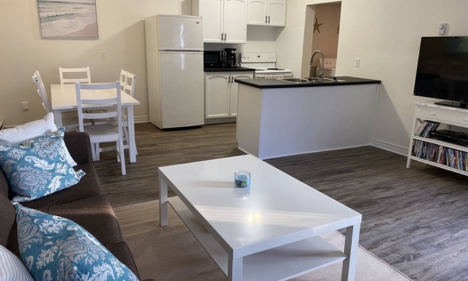 Wasaga Beach Cottage | 2 bdrm. sleeps 7, just a 2 min. walk to beach 1 !