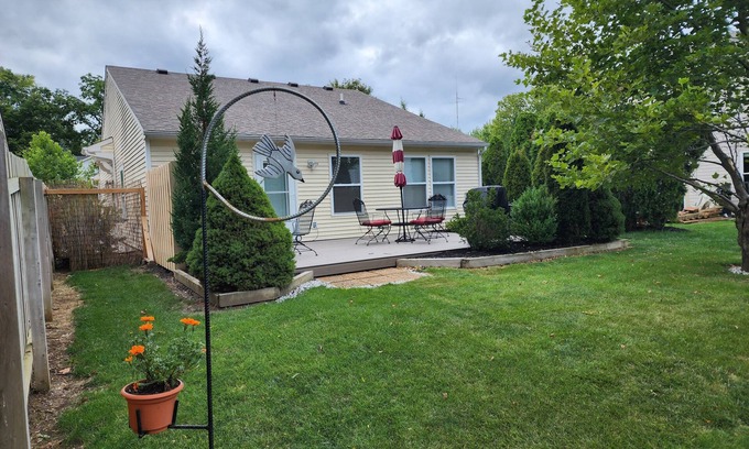 Carmel House | 2 Bed/2 Bath Cozy Home Mid-Town Carmel on Small Pond/Heated Garage