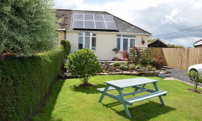 Tibshelf Cottage | 2-Bed Cottage - Sleeps4 - Garden - Bbq
